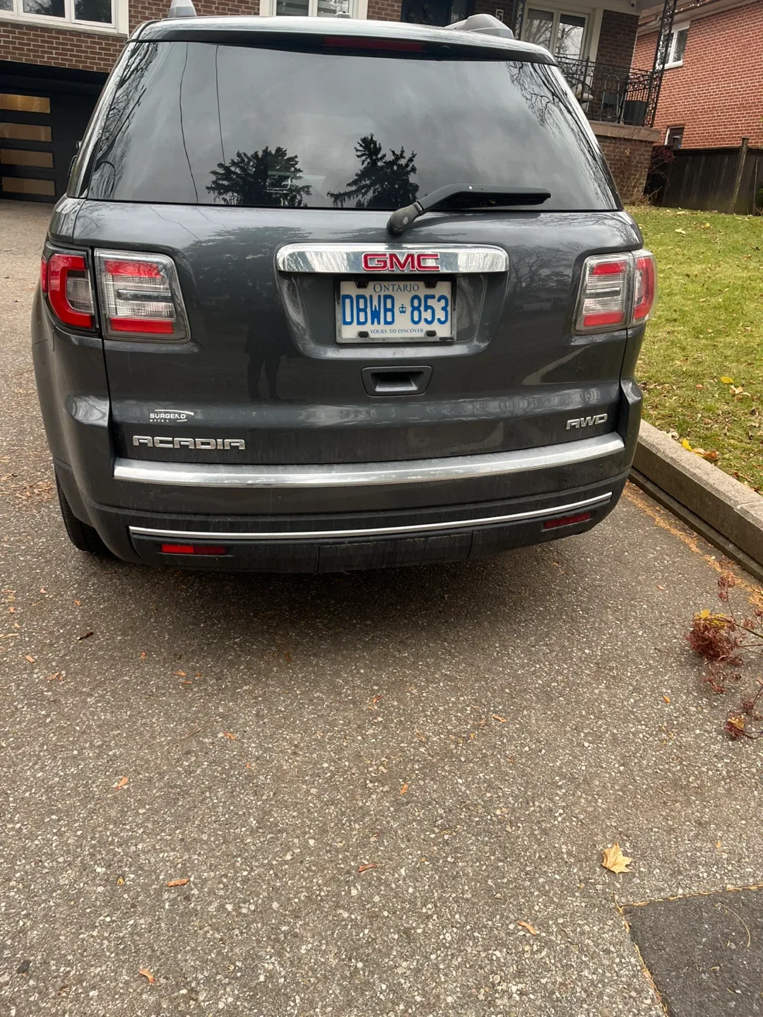 GMC Acadia SUV image indicator(4)