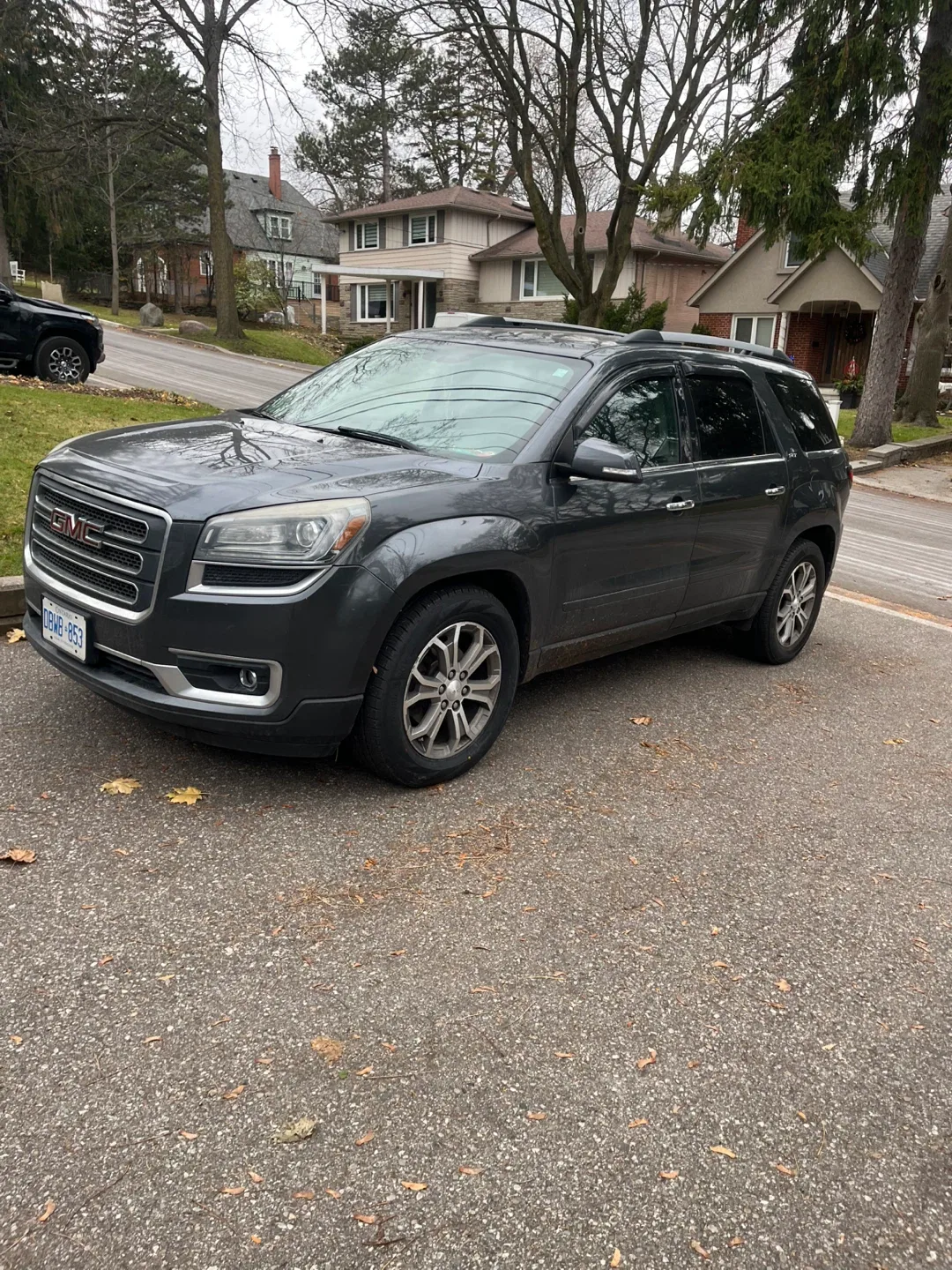 GMC Acadia SUV image indicator(2)