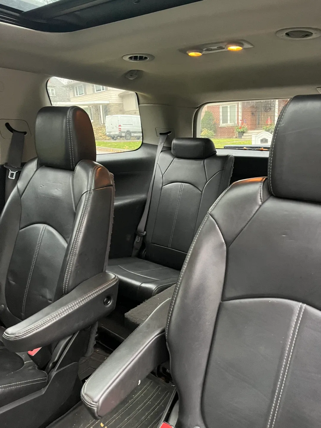 GMC Acadia SUV image indicator(7)