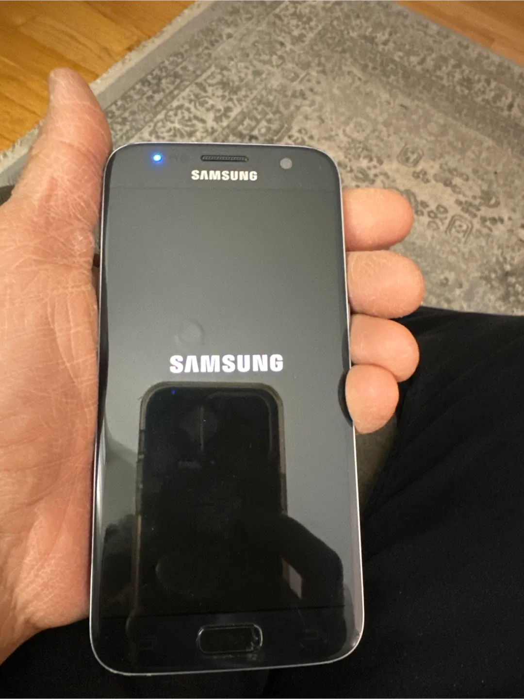 Samsung Galaxy S7 - Black, 32GB image indicator(2)