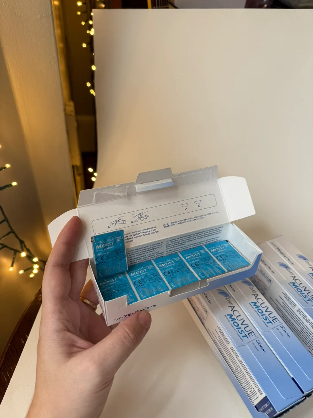 Acuvue Moist 1-day Contact Lenses image indicator(5)