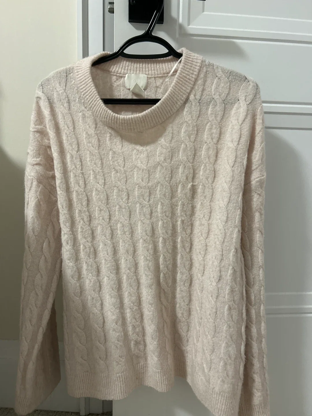 H&M Cable Knit Sweater - Size M image indicator(2)
