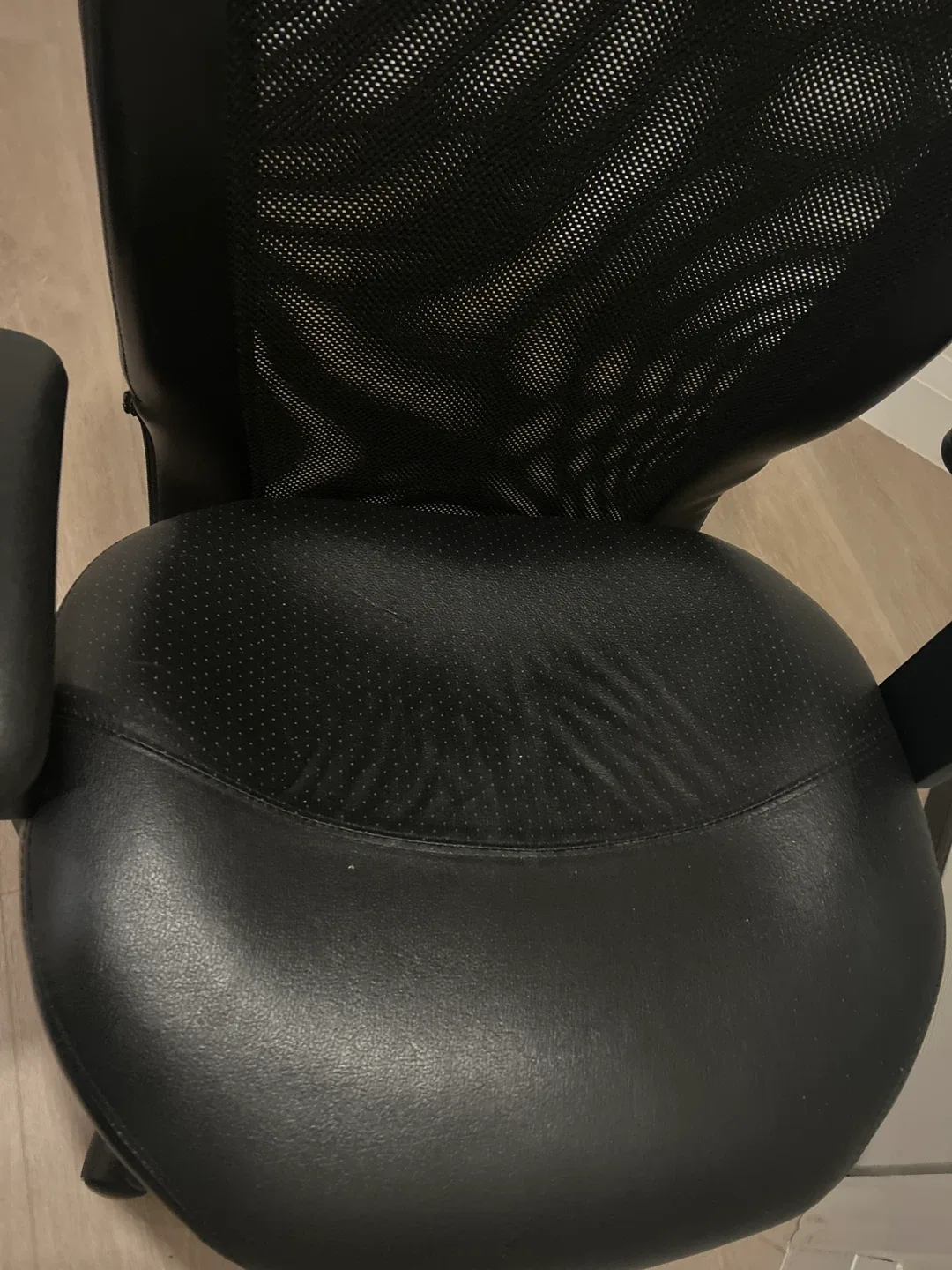 Black Office Chair image indicator(5)