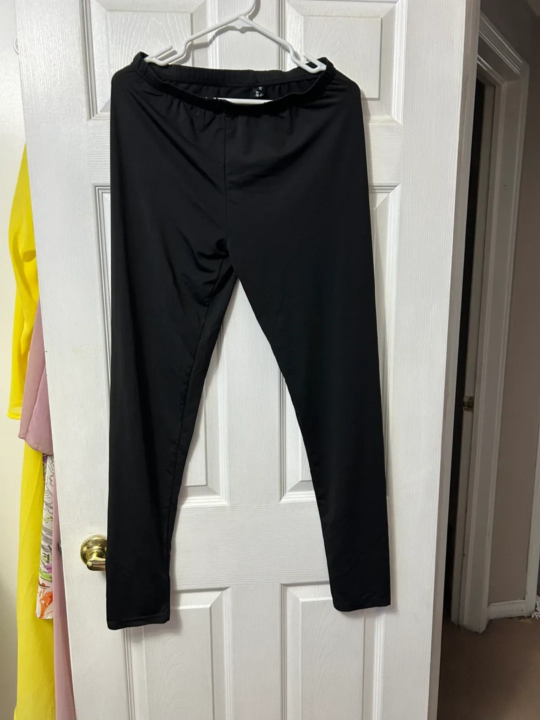 TCG Lea Black Leggings - Size XL image indicator(2)