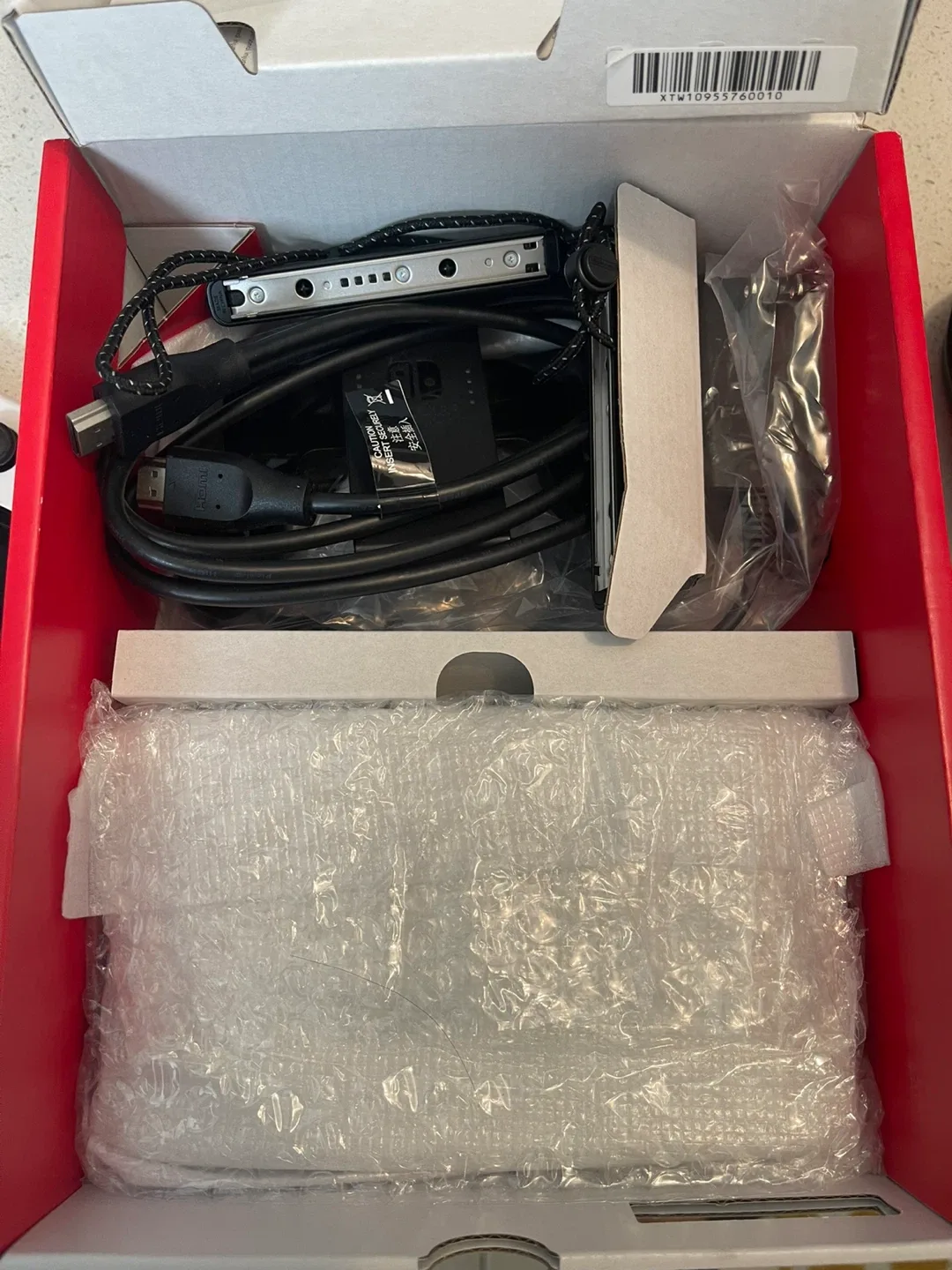 Nintendo Switch OLED White with Box and Accessories image indicator(2)