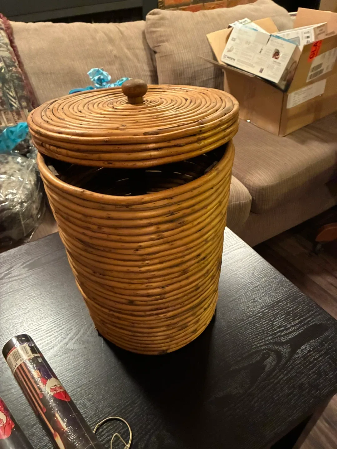 Woven Wicker basket with Lid