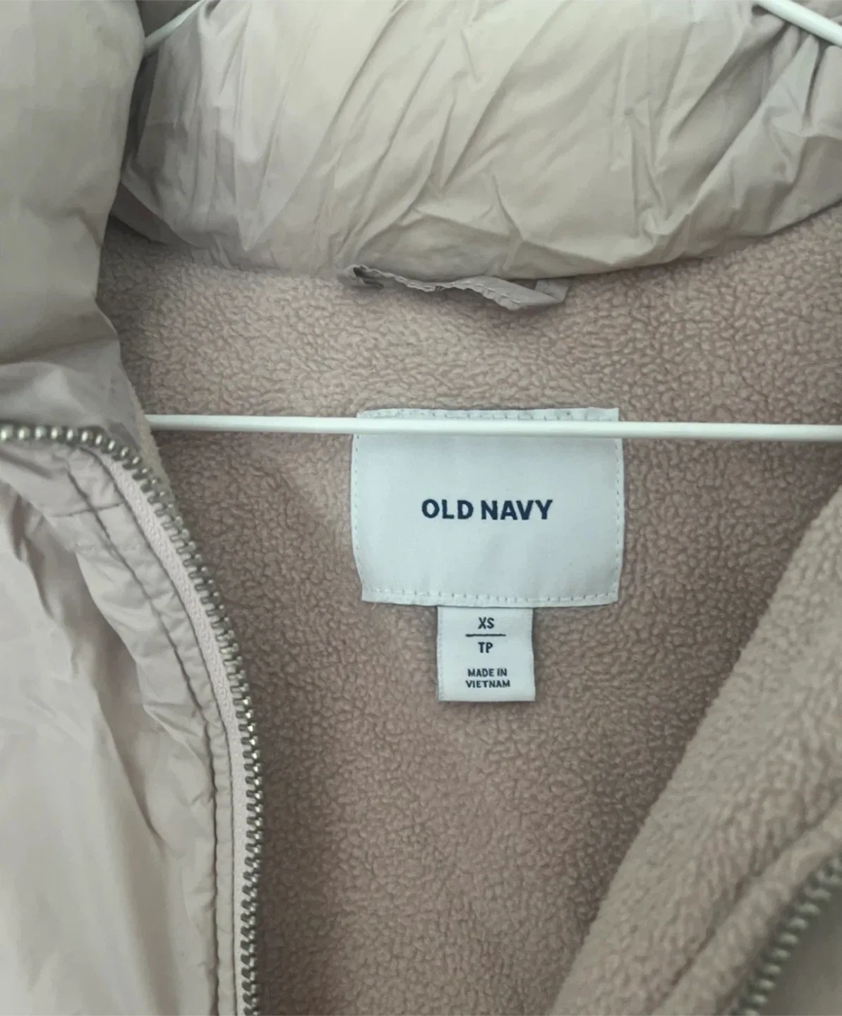 ☕️Cute Old Navy Puffer Vest image indicator(3)