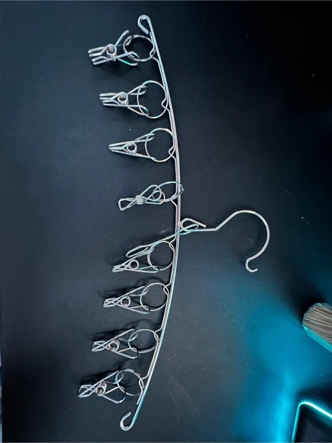 Multi Hanger with Clips