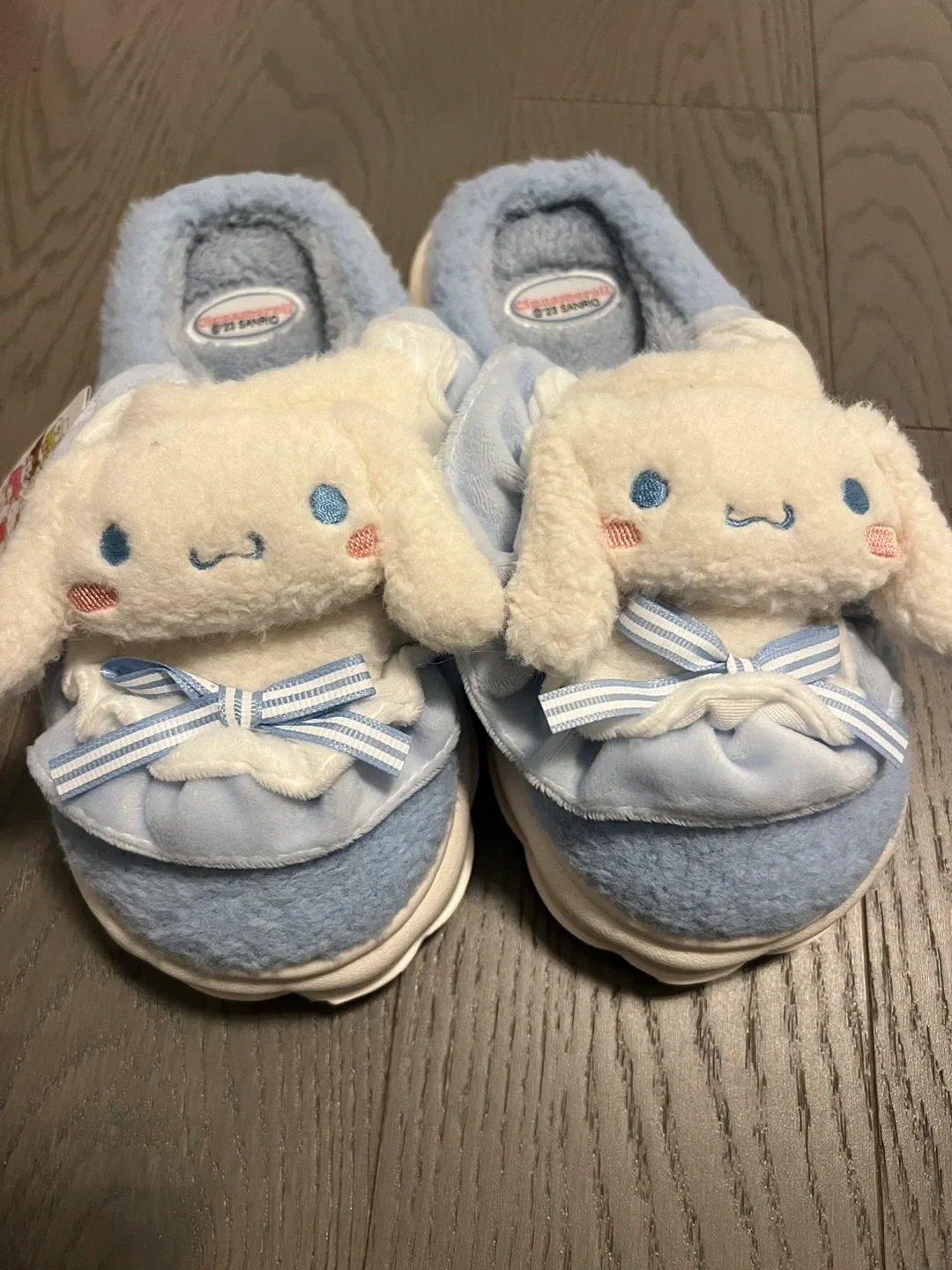 Sanrio Cinnamoroll Slippers - Size 38-39 image indicator(2)