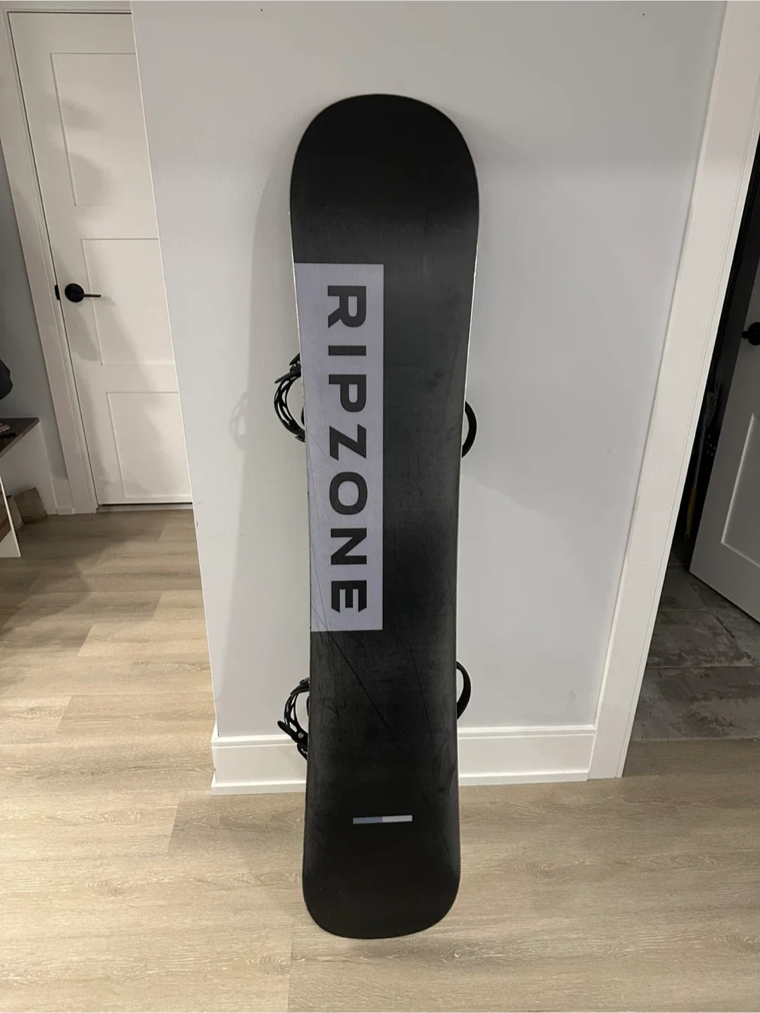 Ripzone Snowboard and Bindings