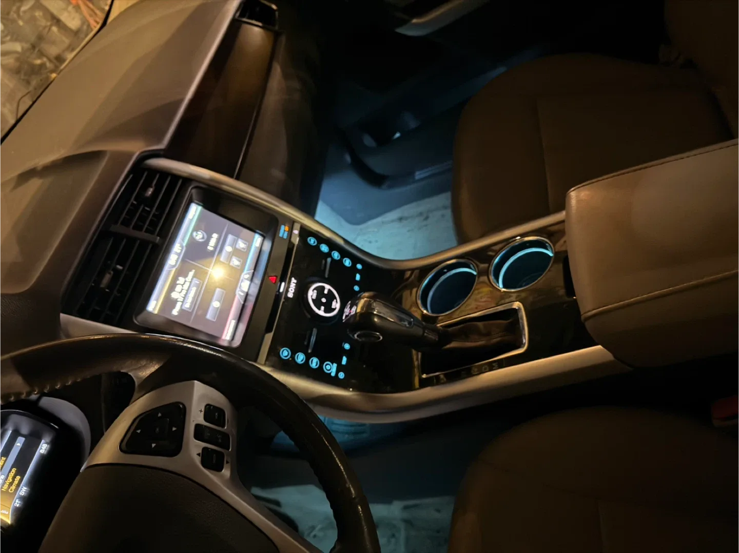 Ford Edge Silver SUV image indicator(6)