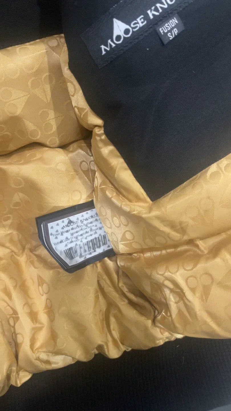 Moose Knuckles Fusion Bomber Jacket - S/P image indicator(4)