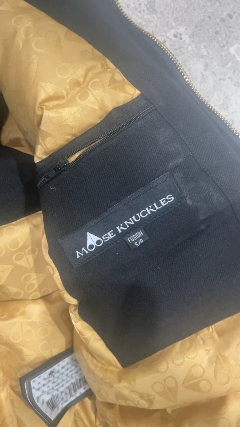 Moose Knuckles Fusion Bomber Jacket - S/P image indicator(6)