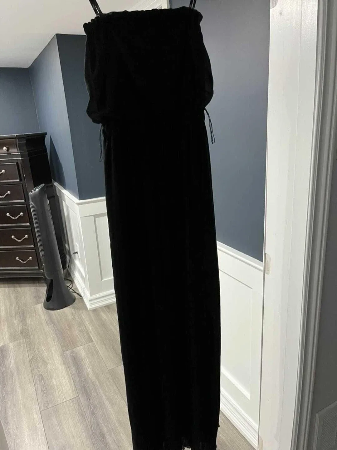 Black Pleated Maxi Dress image indicator(3)