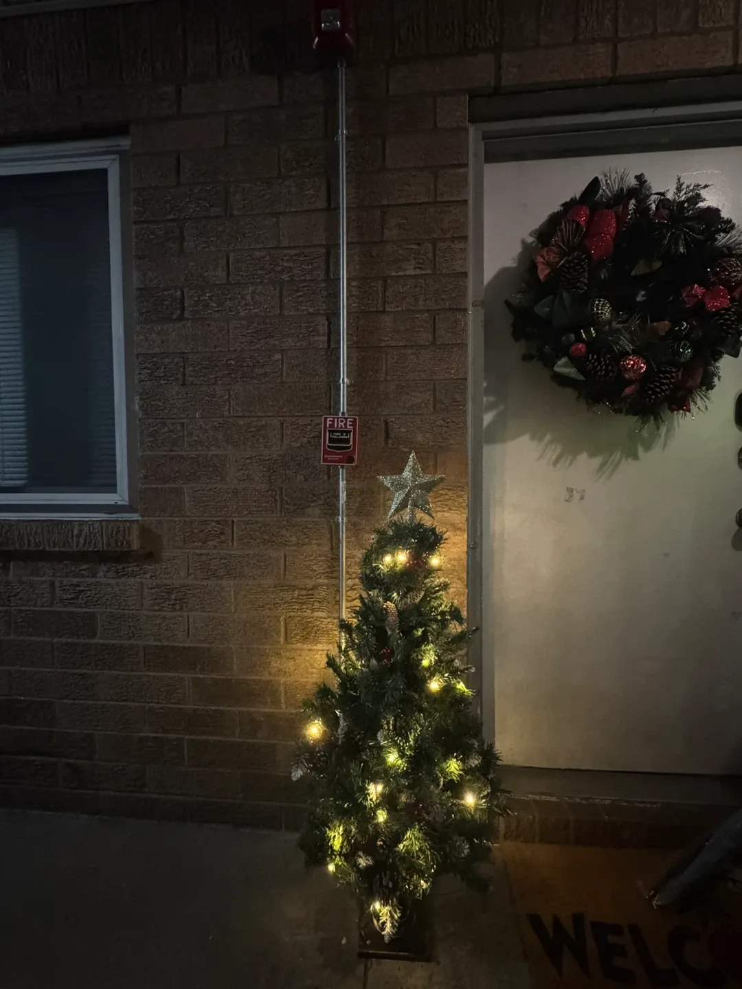 4ft Christmas Tree with Lights & Decorations image indicator(2)