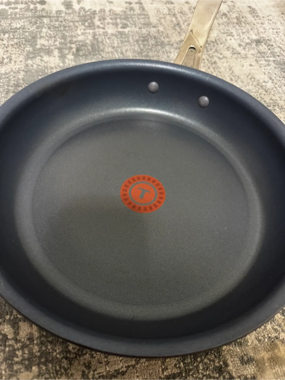 T-fal Nonstick Fry Pan image indicator(2)
