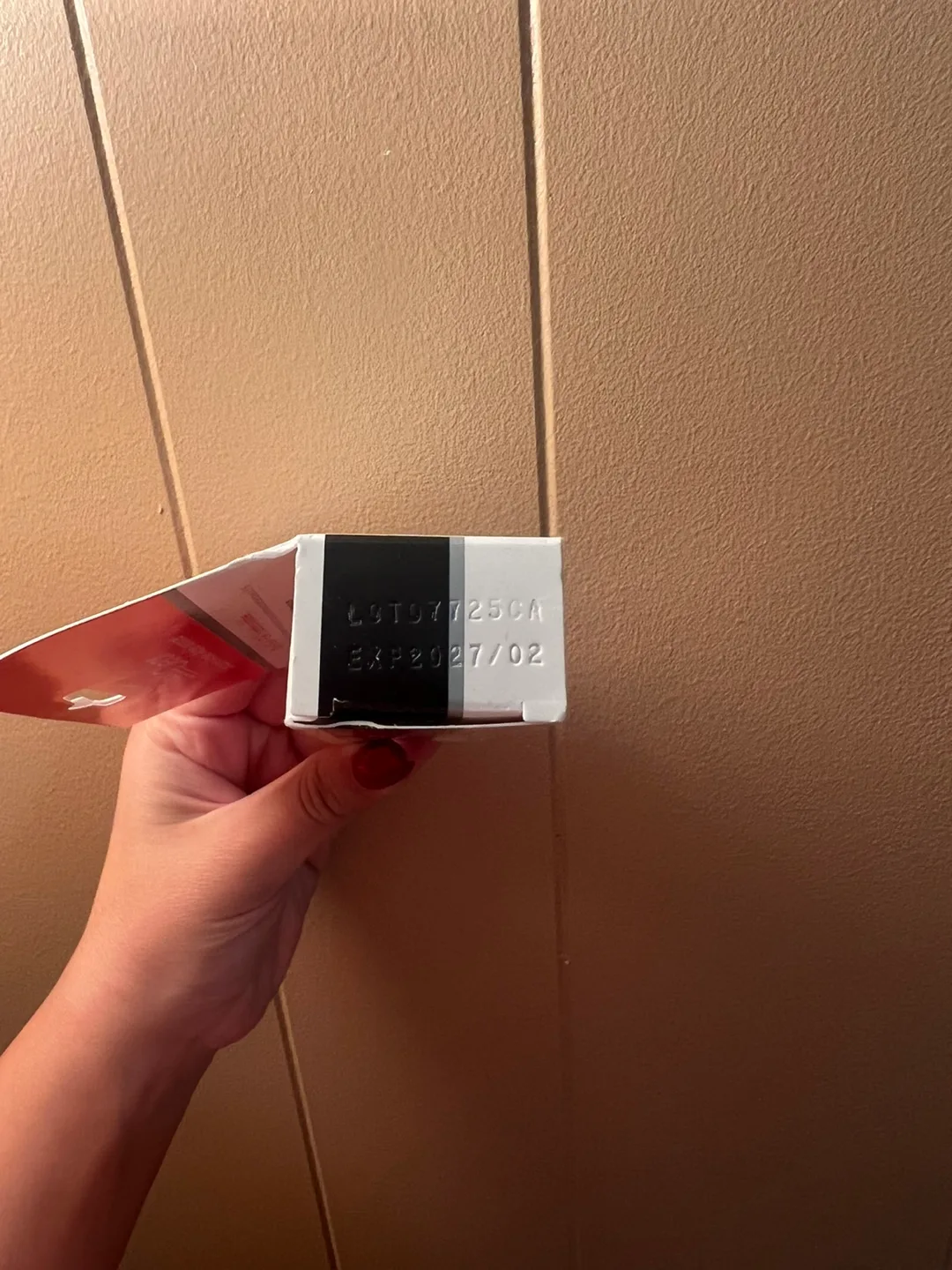 New Neutrogena Rapid Clear Stubborn Acne Spot Gel image indicator(2)