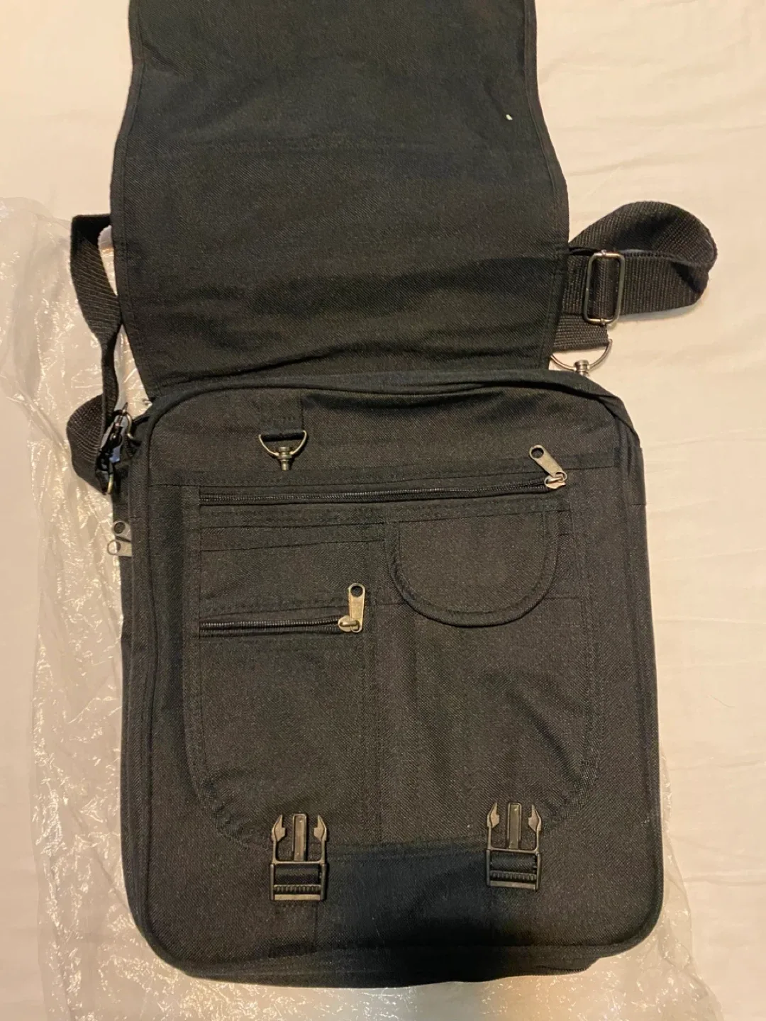 Torys LLP Black Shoulder Bag image indicator(3)