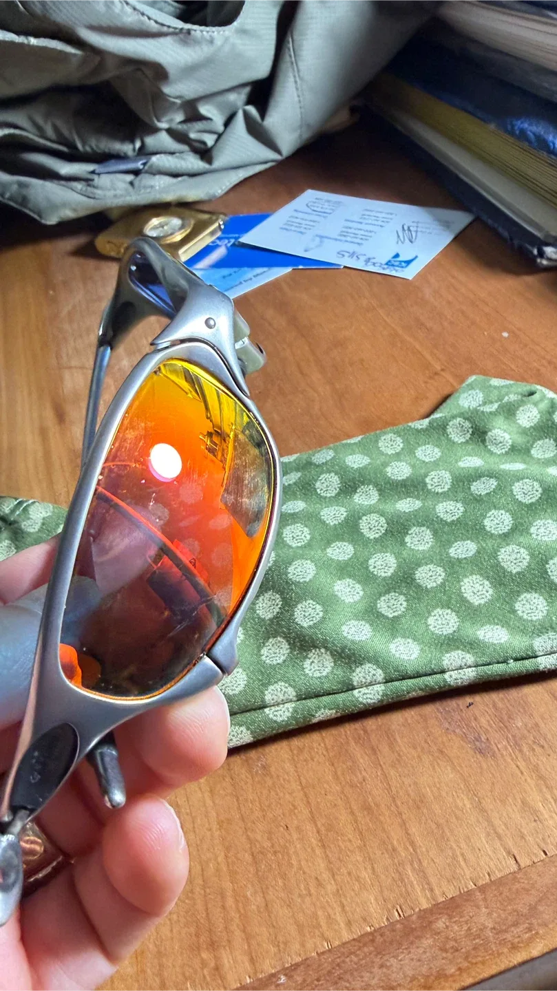 Oakley Sunglasses image indicator(2)