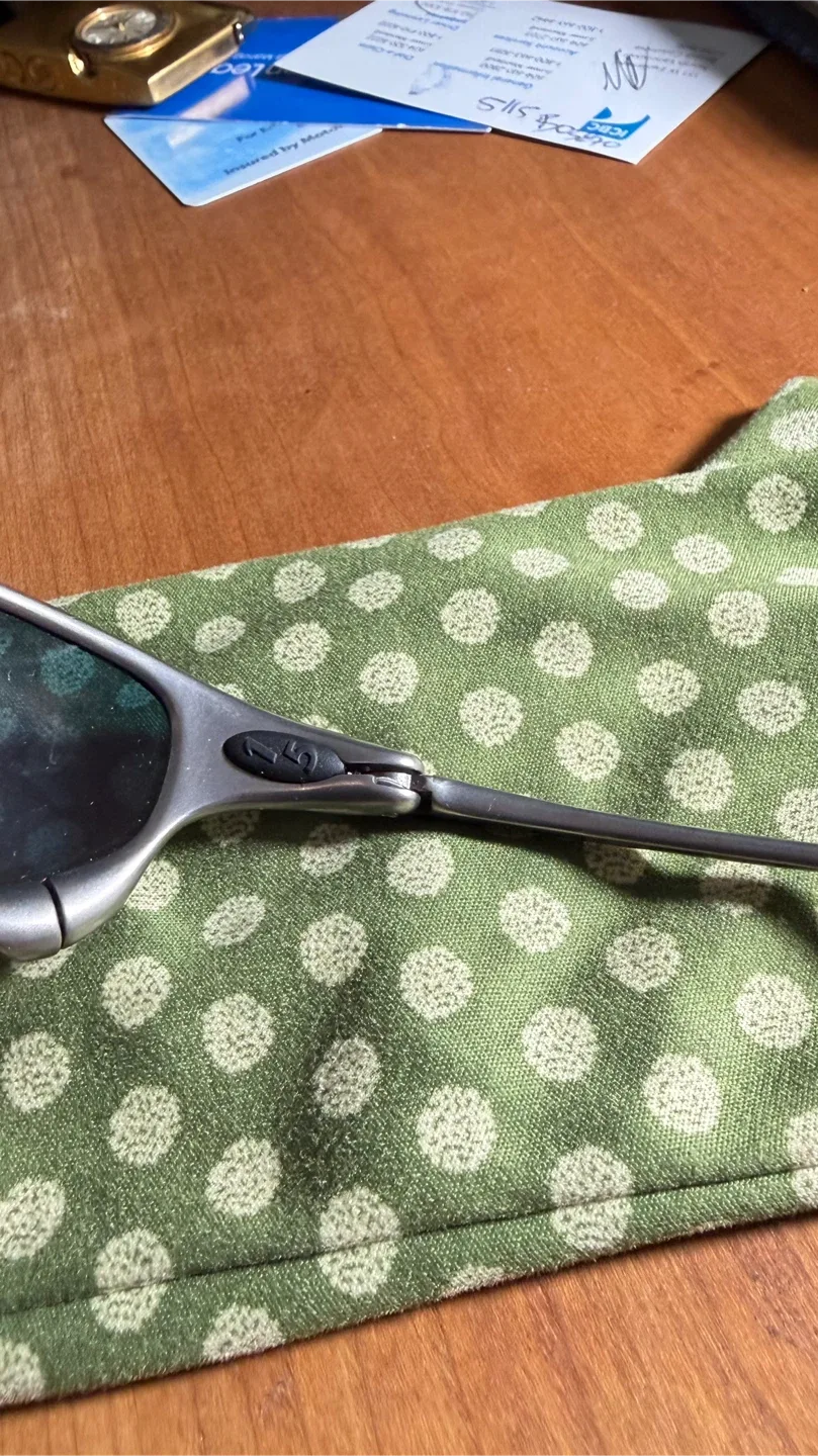 Oakley Sunglasses image indicator(4)