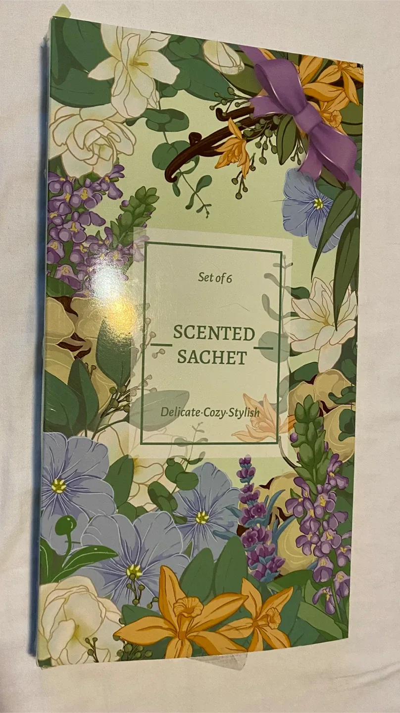 Set of 6 Scented Sachets - Delicate, Cozy, Stylish