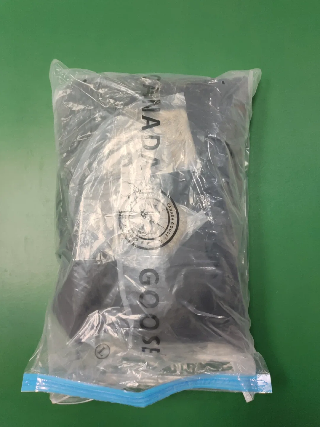 Canada Goose Fusion Fit Parka - Size L/G image indicator(3)