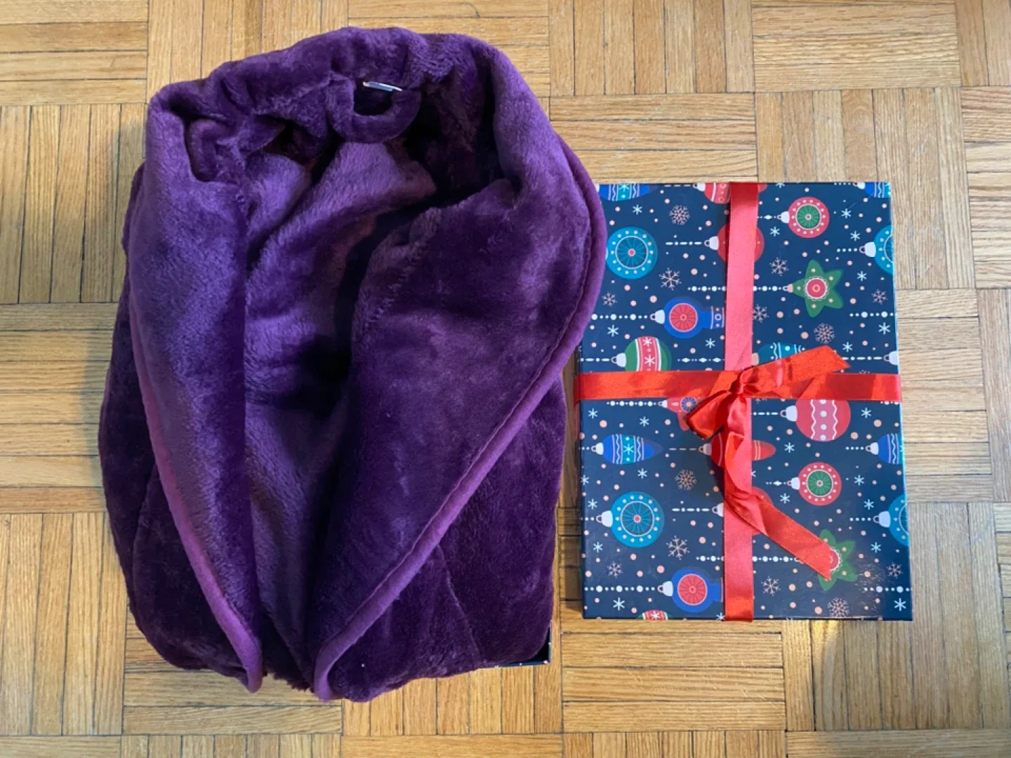 Cozy Robe - Assorted Colours, New in Box! image indicator(2)