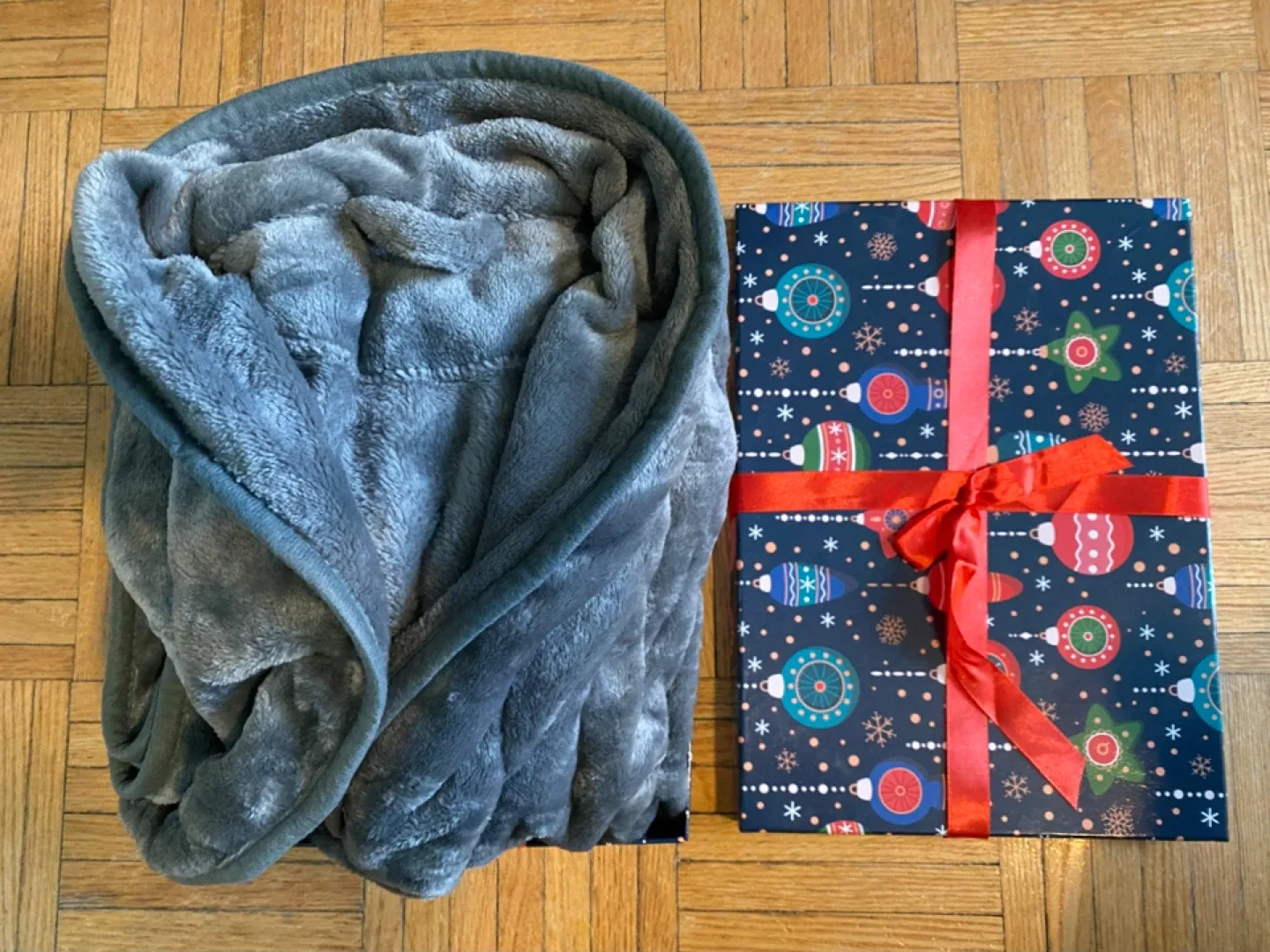 Cozy Robe - Assorted Colours, New in Box! image indicator(3)