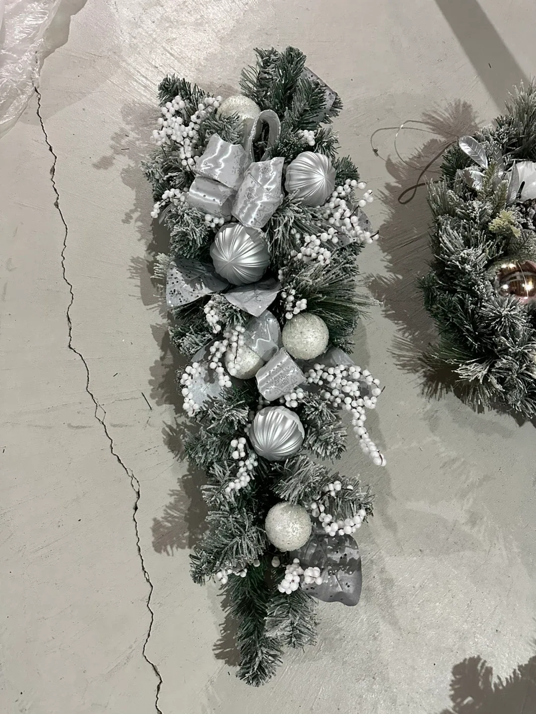 Silver Christmas Wreath & Garland Set image indicator(2)