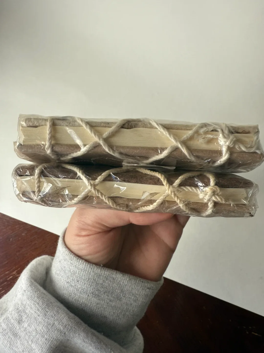 BNIB x2 Frida Kahlo mini notebooks image indicator(5)