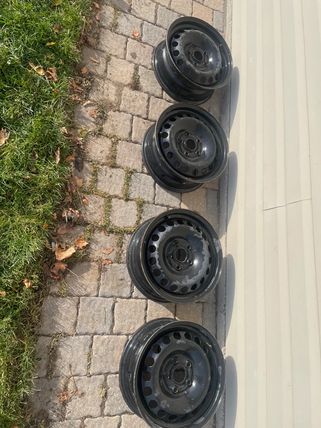 Set of four steel rims 15” image indicator(2)