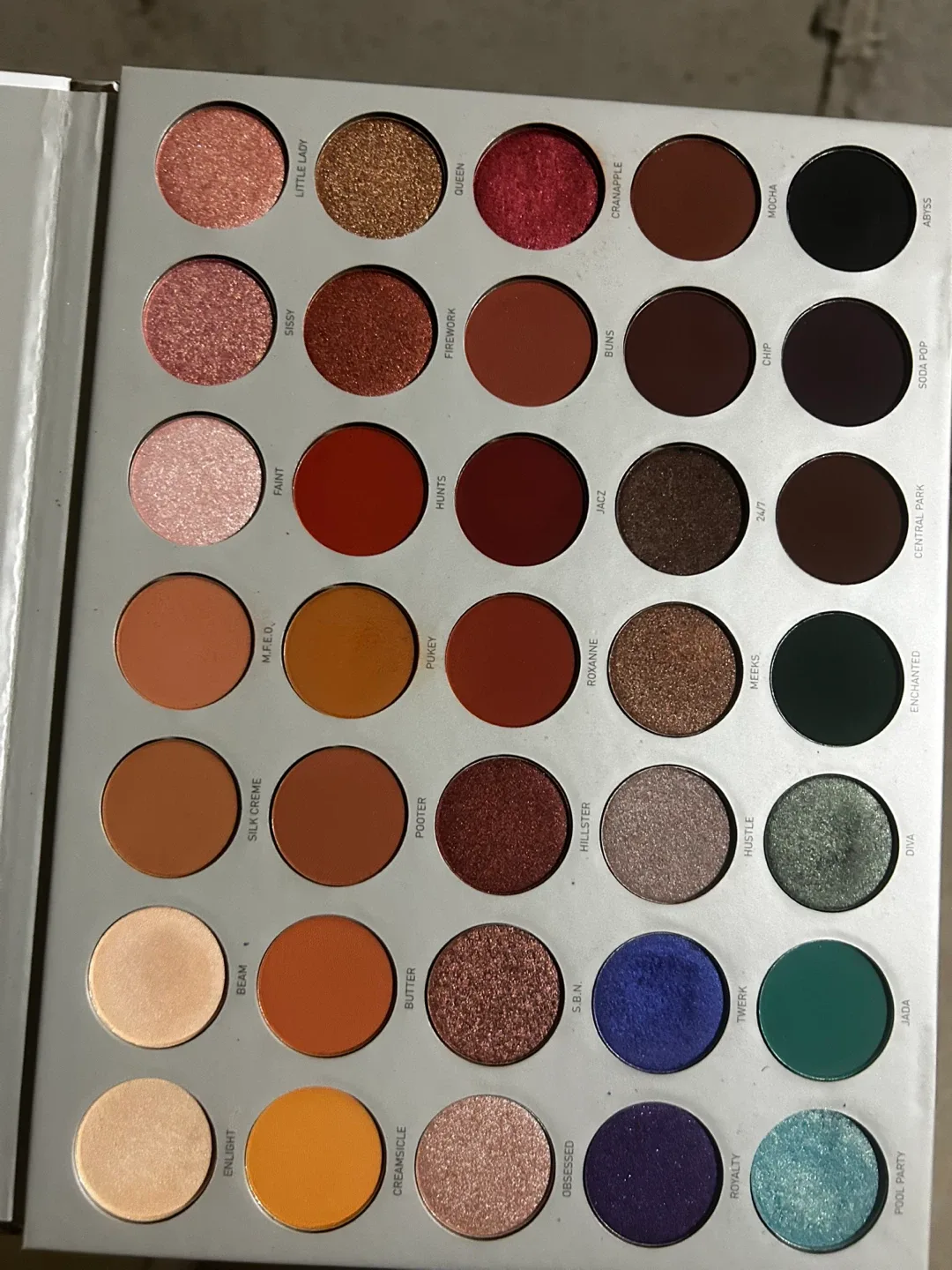 Jaclyn Hill Eyeshadow Palette by Morphe image indicator(3)