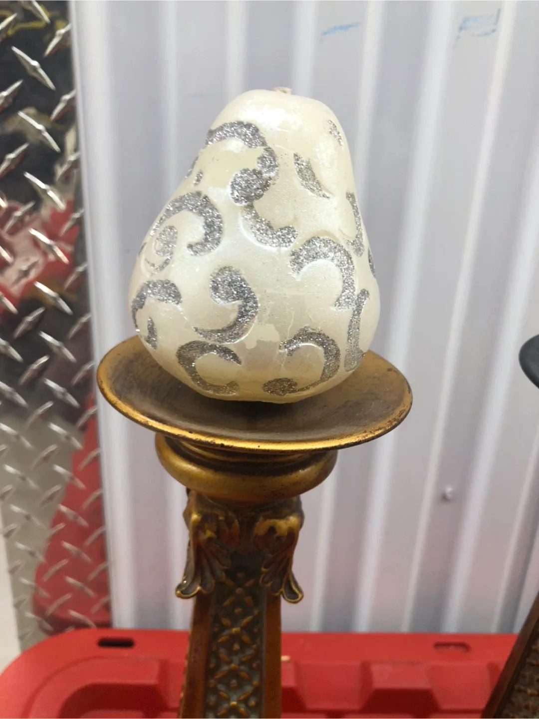 Pair of Gold Decorative Candle Holders image indicator(9)