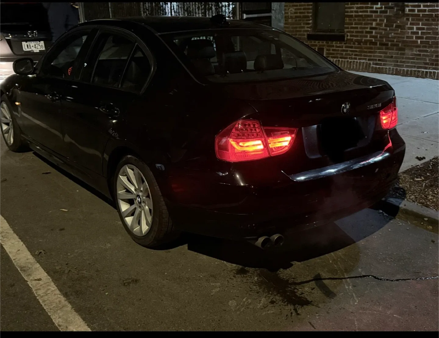 BMW 328i Black Sedan image indicator(3)