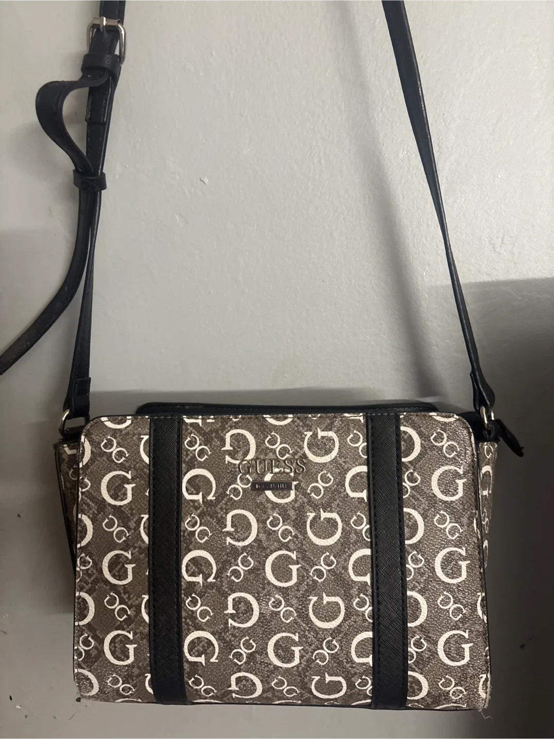 Guess Patterned Crossbody Bag