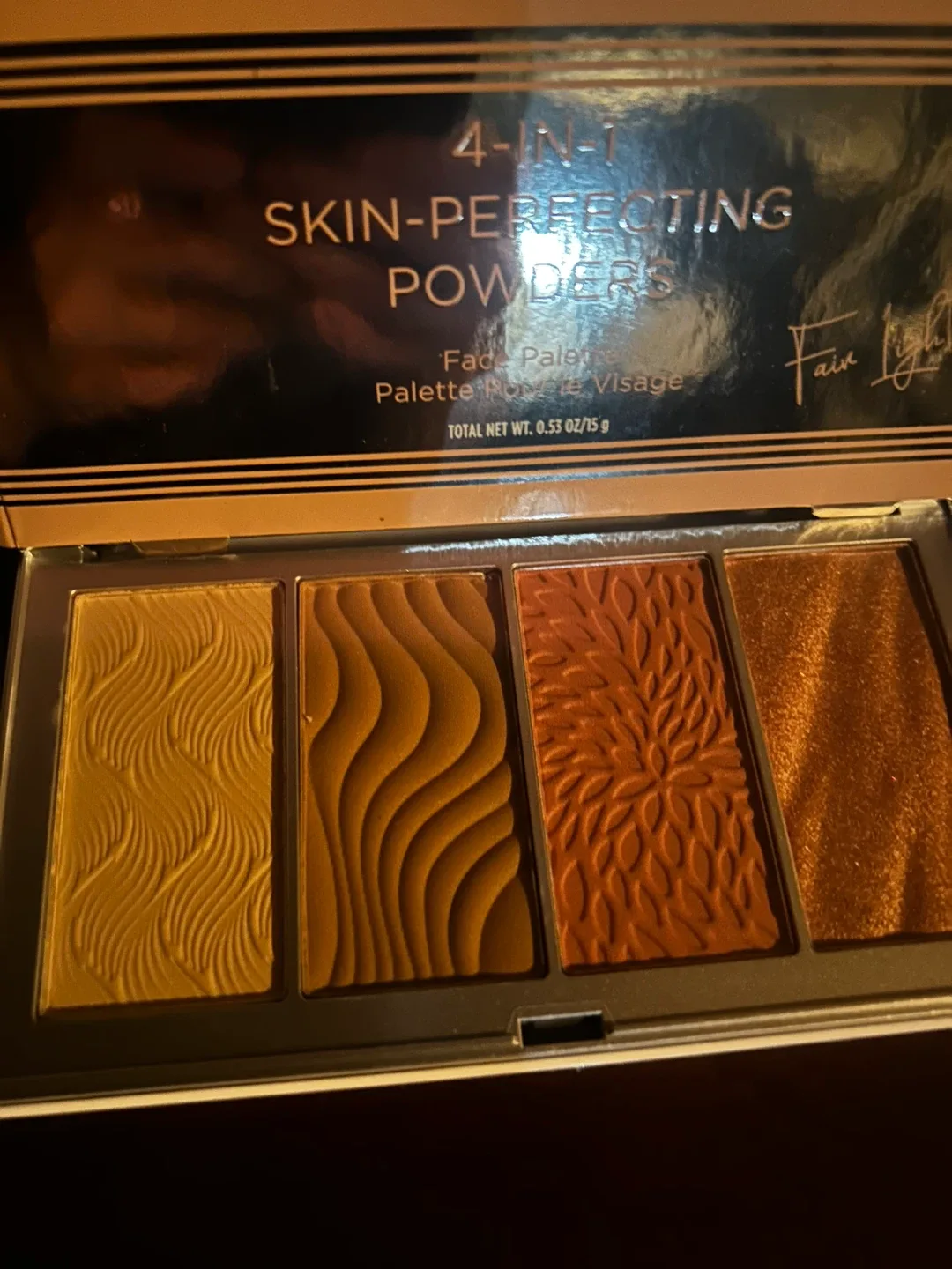 4-in-1 Skin-Perfecting Powders Palette image indicator(2)