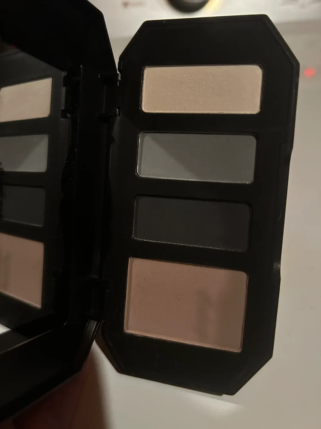 Kat Von D Shade+Light Eye  Quad - Smoke image indicator(3)
