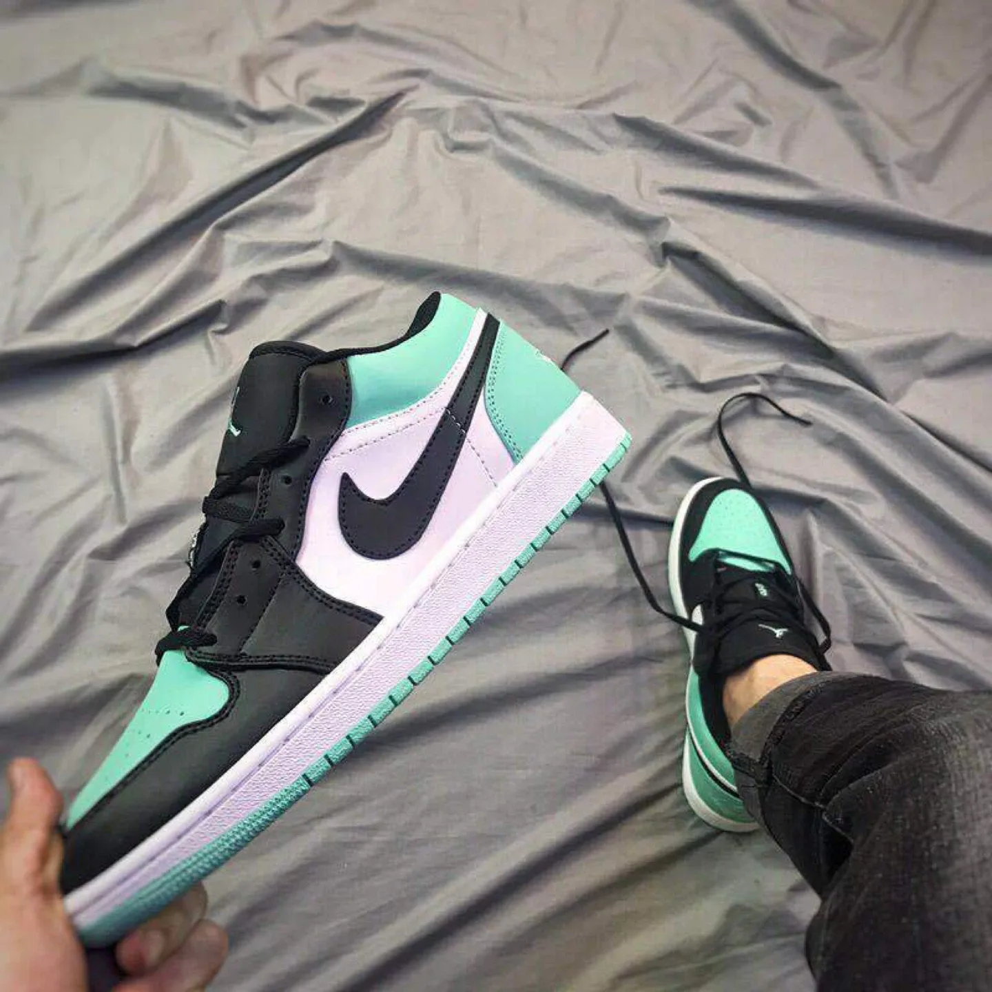 Nike Air Jordan 1 Mid SE 'Ice Blue'