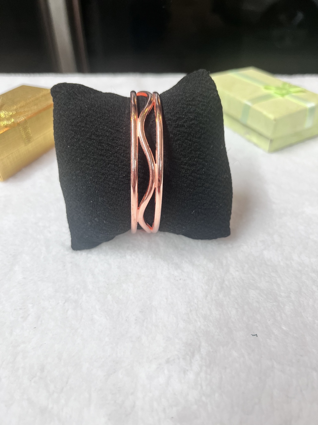 Rose Cobre Cuff Bracelet
