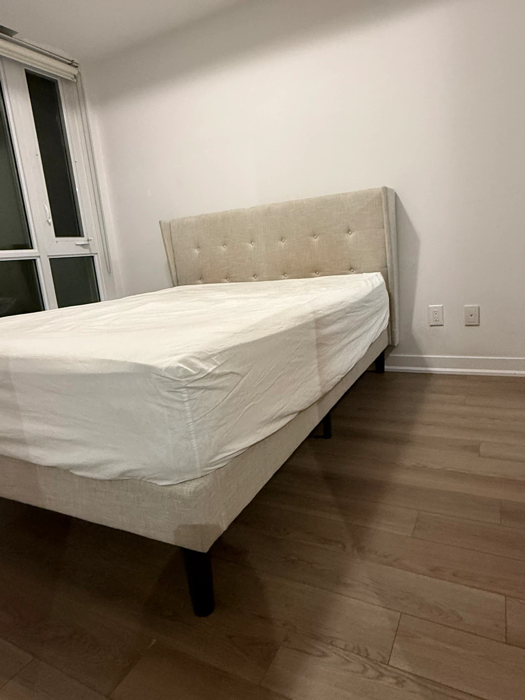 Linen Upholstered Platform Bed Frame (Queen) - photo 5