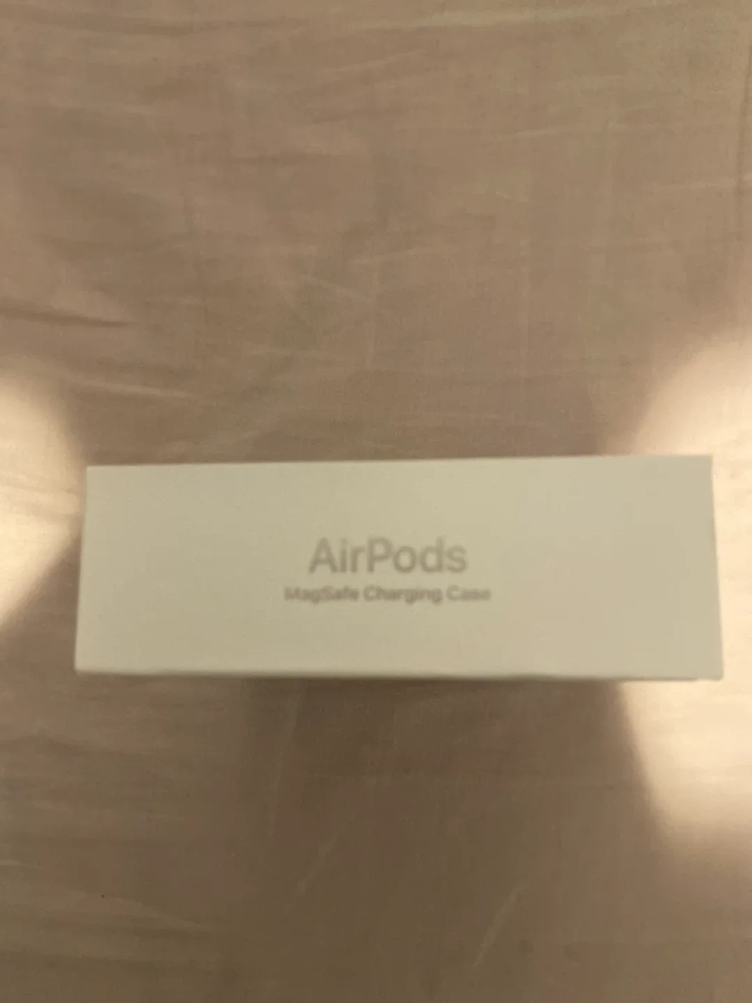 New Apple AirPods (3rd generation) MagSafe Charging Case image indicator(4)