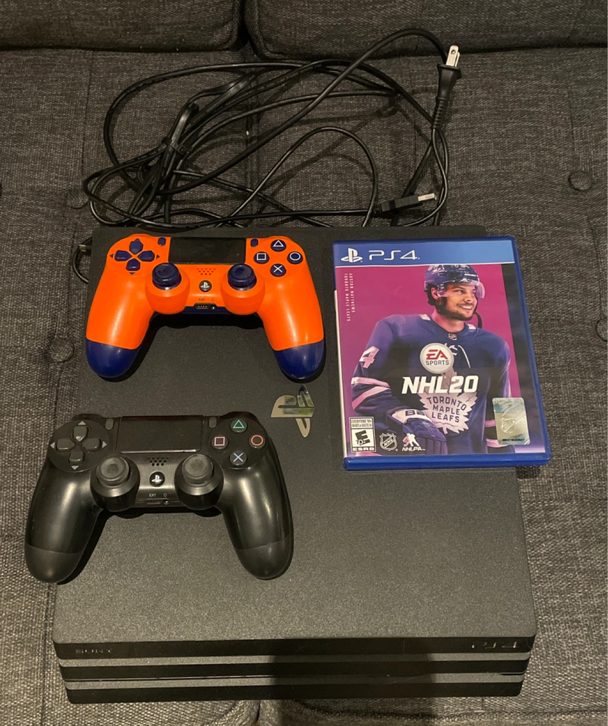 PlayStation 4 Pro Bundle with NHL 20 Factory reset