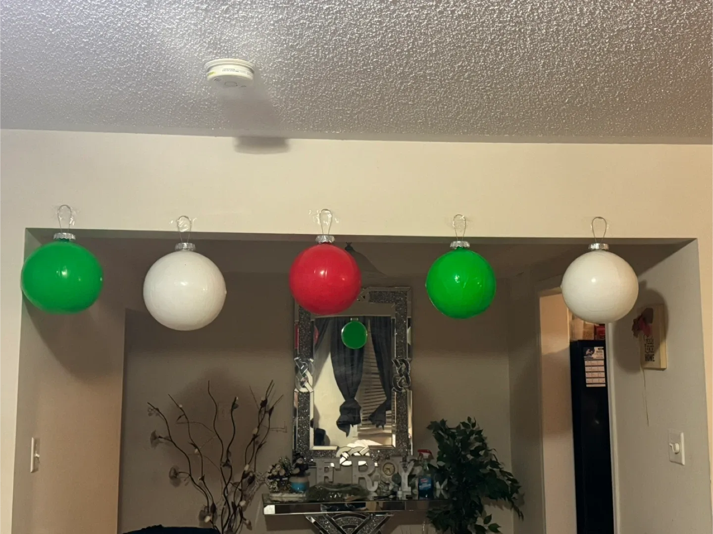 MIJOYEE Inflatable Christmas Ornaments (5 pcs) image indicator(2)