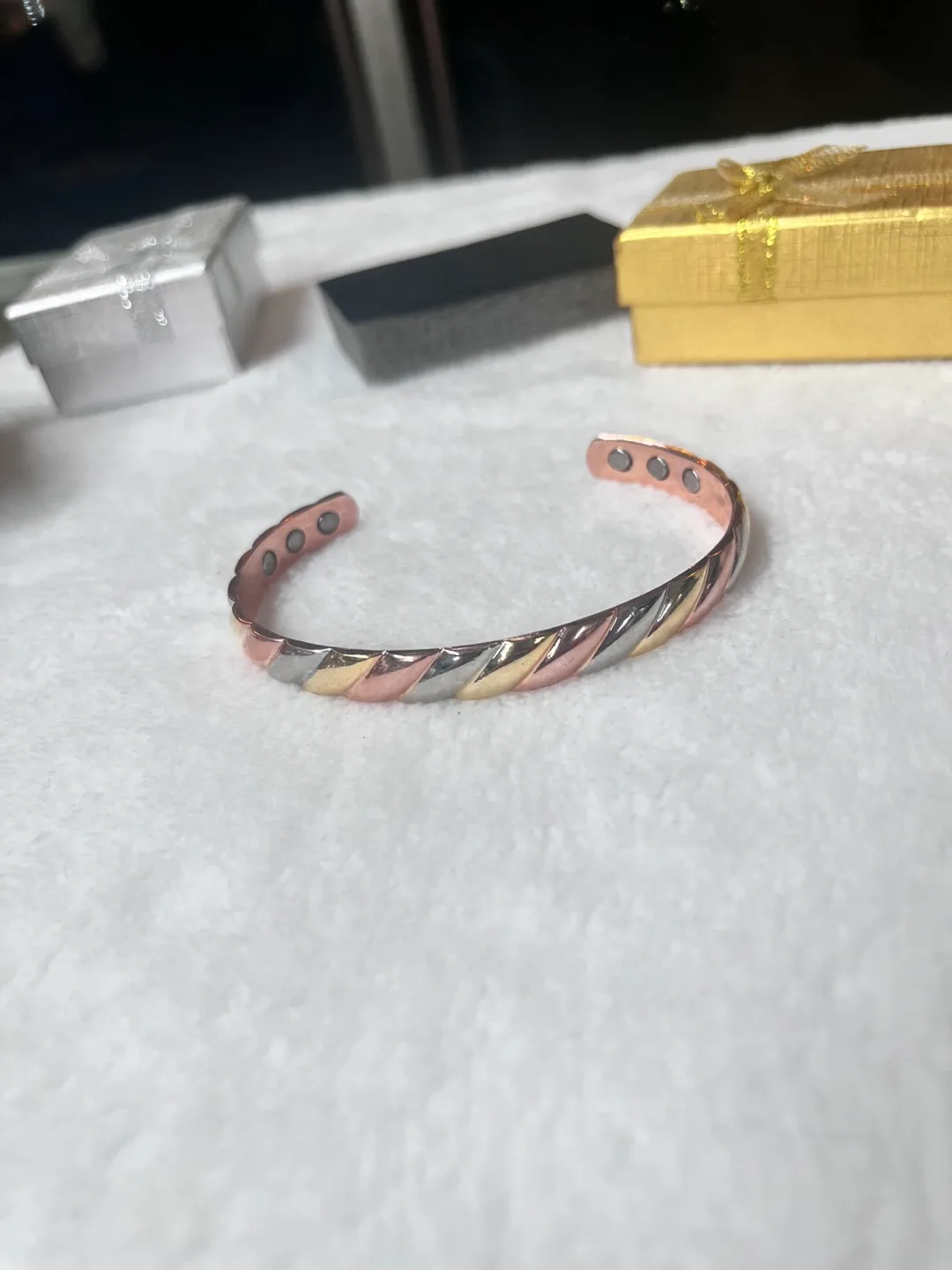 Tricolor Twist Copper Cobre Magnetic Bangle Bracelet image indicator(2)