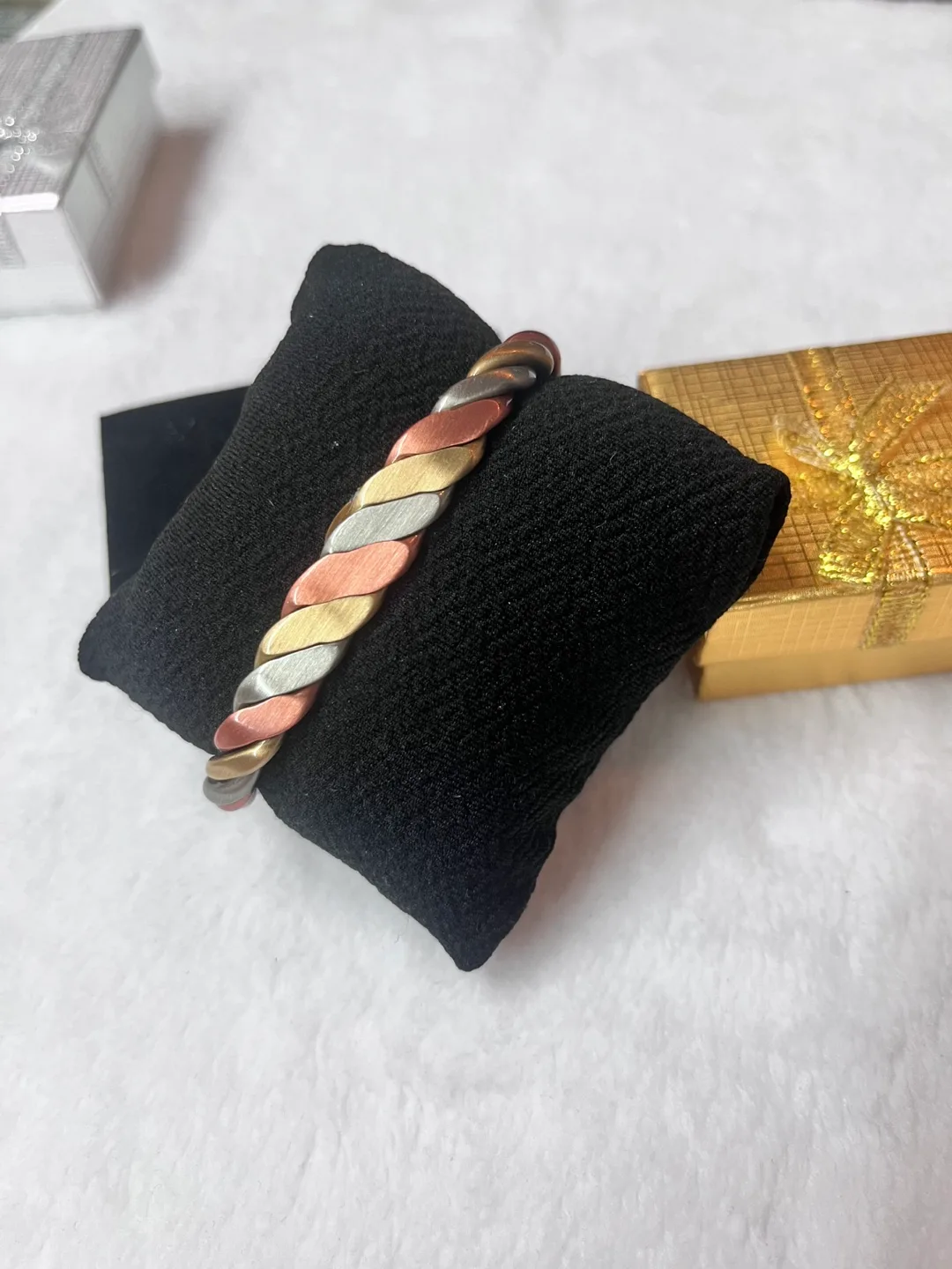 Tricolor Twisted Metal Cobre Bangle Bracelet