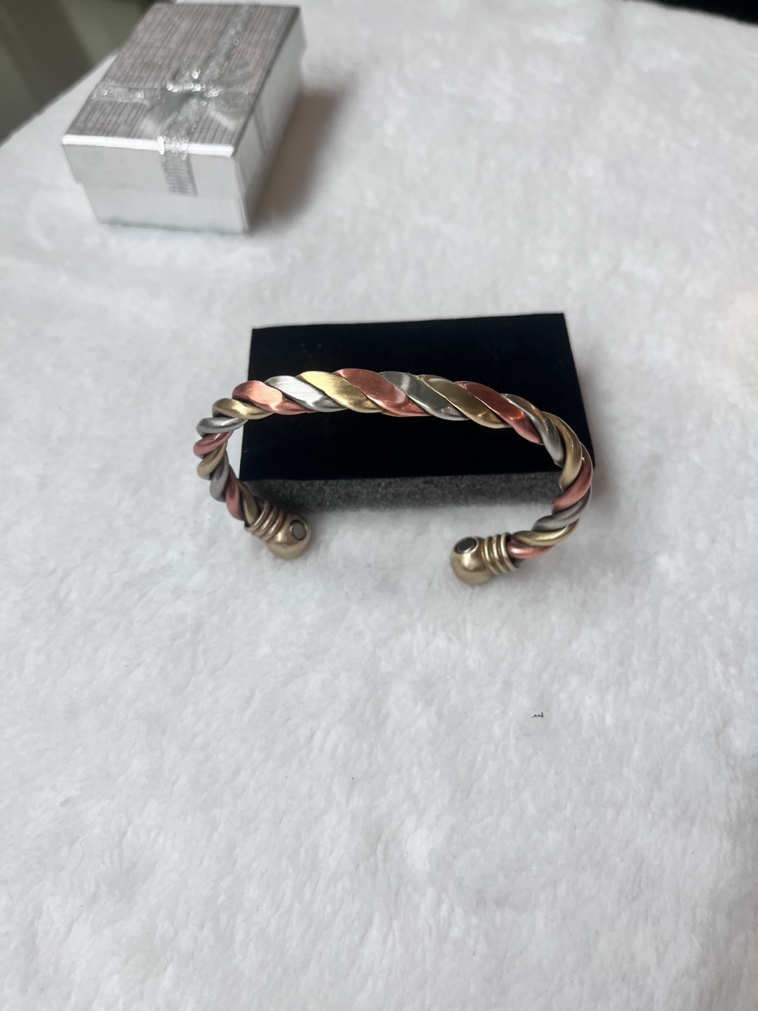 Tricolor Twisted Metal Cobre Bangle Bracelet - photo 2