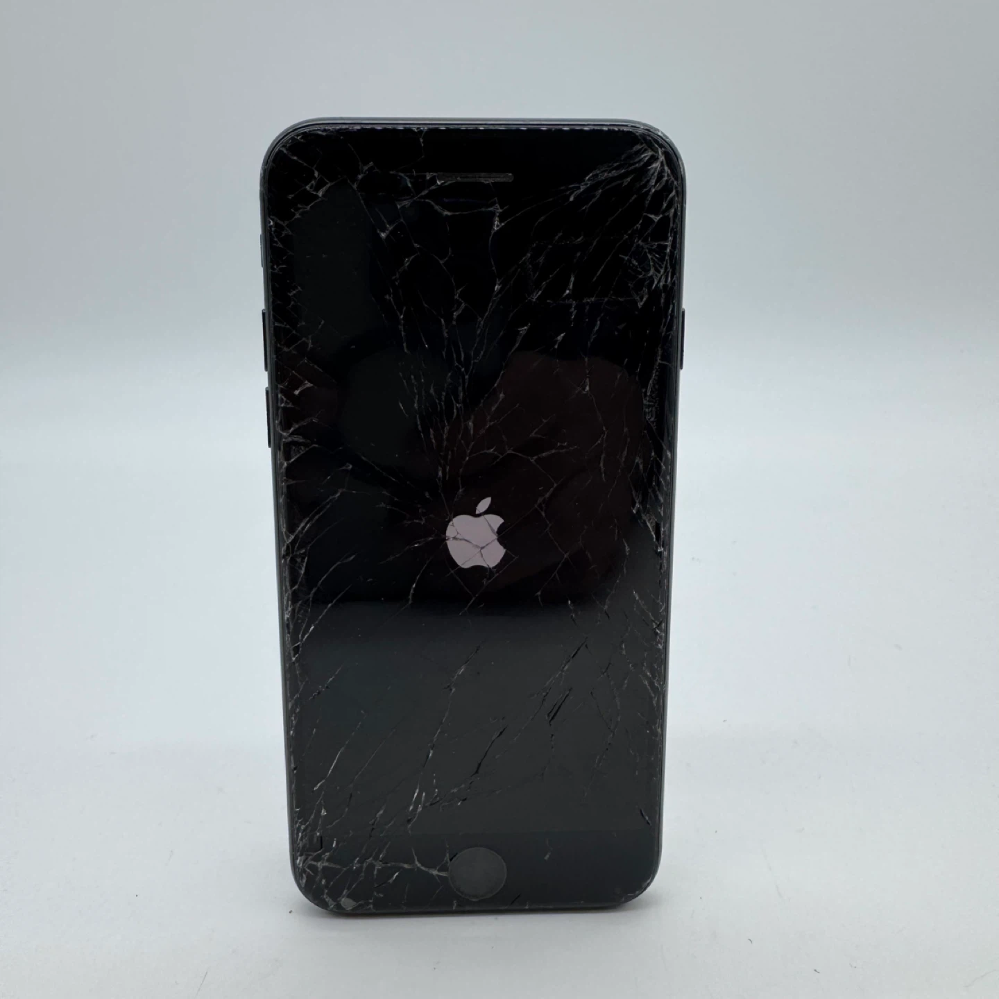 Apple iPhone 7 Black – Cracked Screen – For Parts-Lock - photo 2