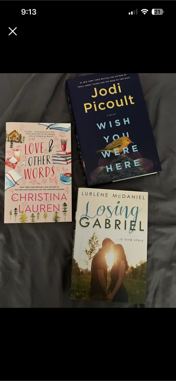 Mixed Lot of Novels image indicator(3)