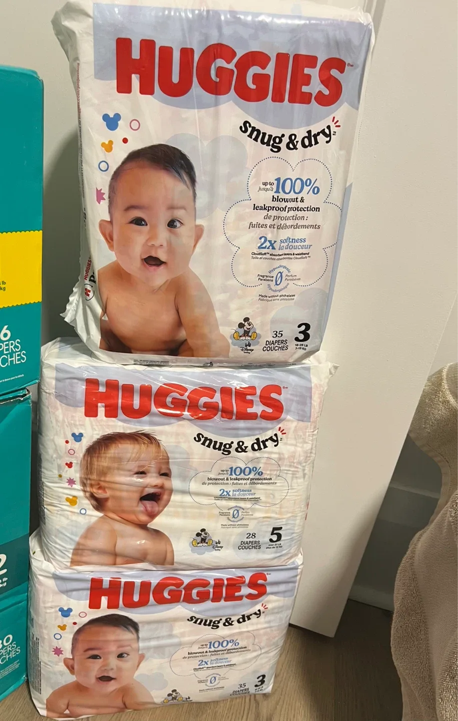 Huggies Snug & Dry Diapers - Size 3 & 5