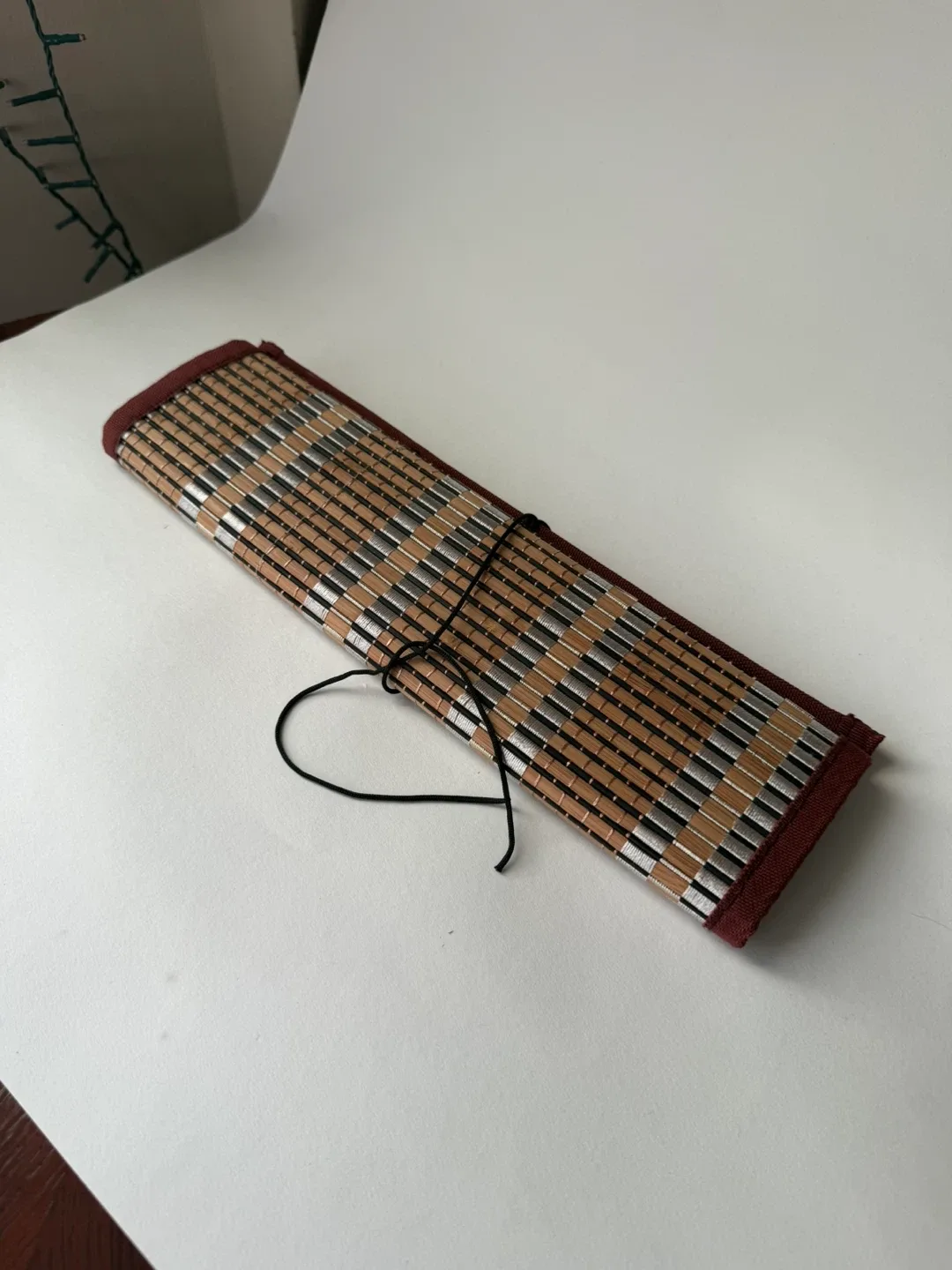 Bamboo Roll Up Brush Holder image indicator(2)